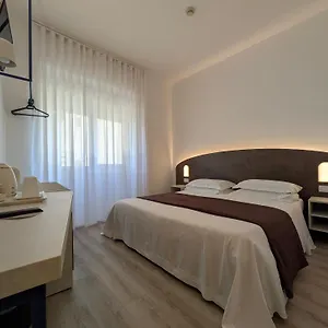 3* Szálloda Piccolo